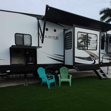 Villa So "Time To Wander" Pet Friendly And Free Early Check-In! à Fort Myers Extérieur photo